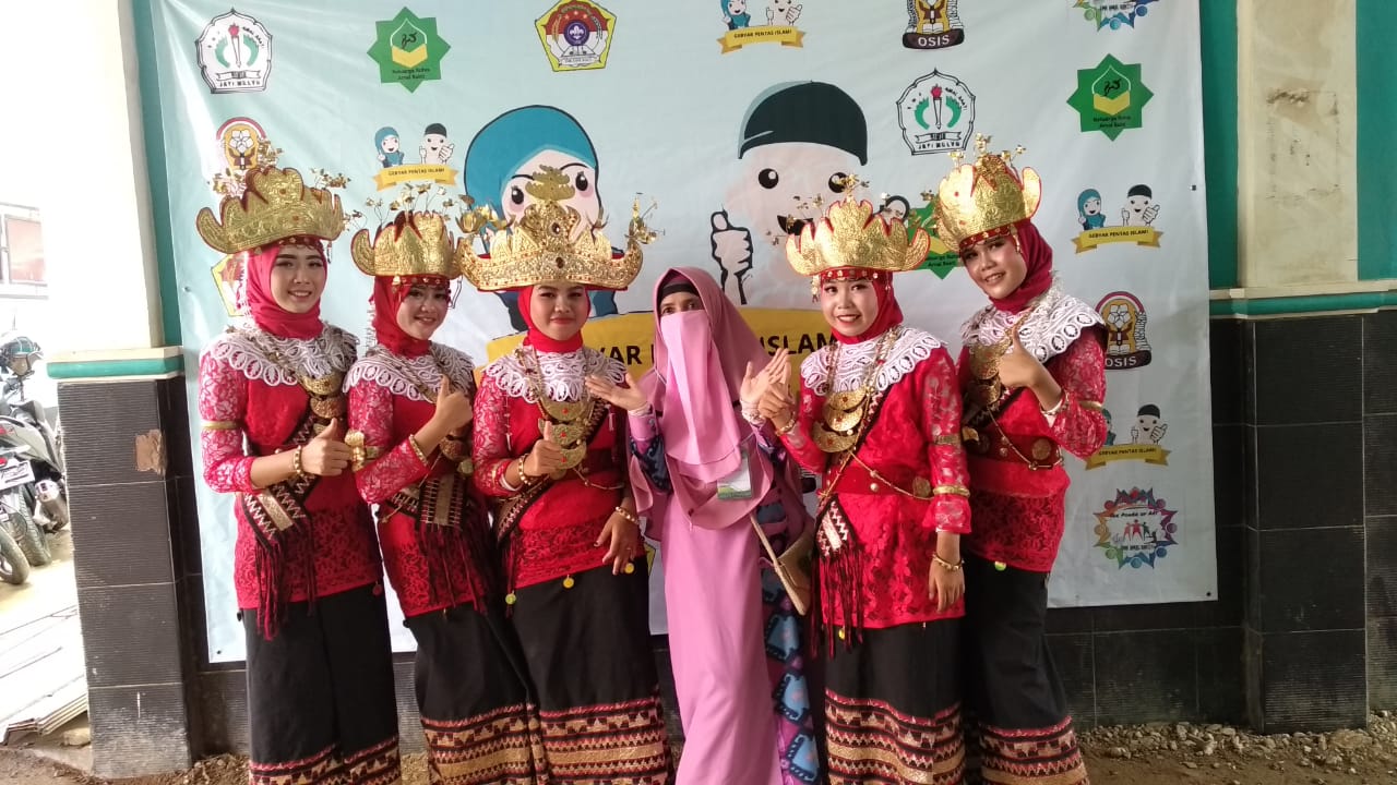 Team ekskul Seni