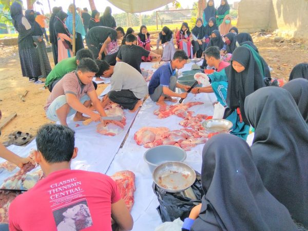 SMK Amal Bakti Adakan Kegiatan penyembelihan Hewan Qurban hari raya Idul Adha 1441 H